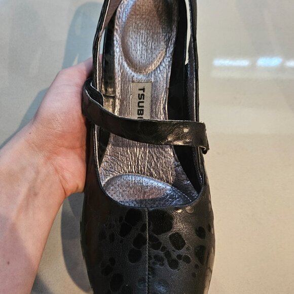 TSUBO Women's Black Textured Leather Sling Back 4-inch Pumps - Picture 5 of 14